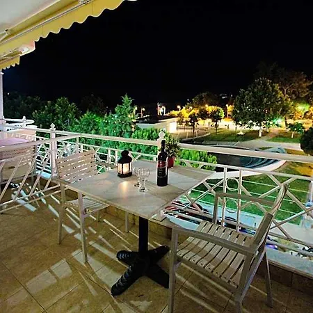 Epavli Aparthotel 4*