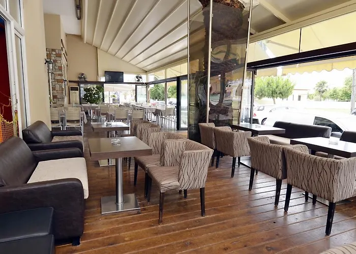 Epavli 公寓式酒店 4*